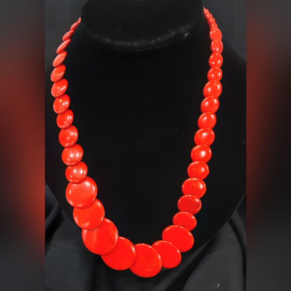 Elegant Red Flat Beaded Vintage Necklace J148